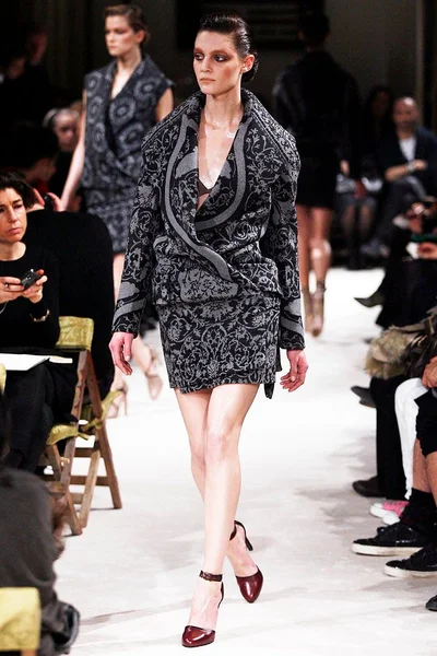 Look 11